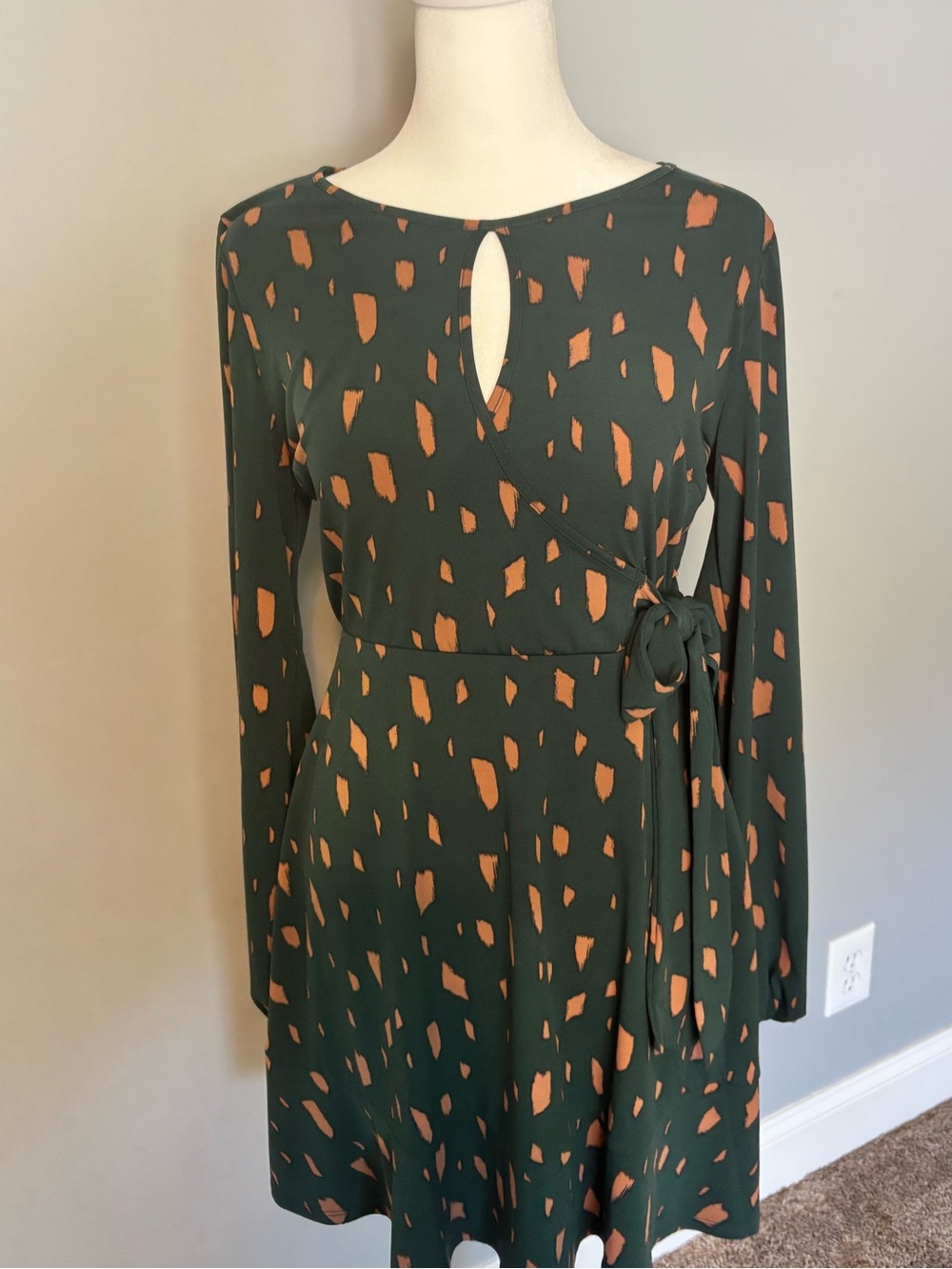 Kaileigh Forest Green Long Sleeve Tie-Waist Dress with Tan Spot Print